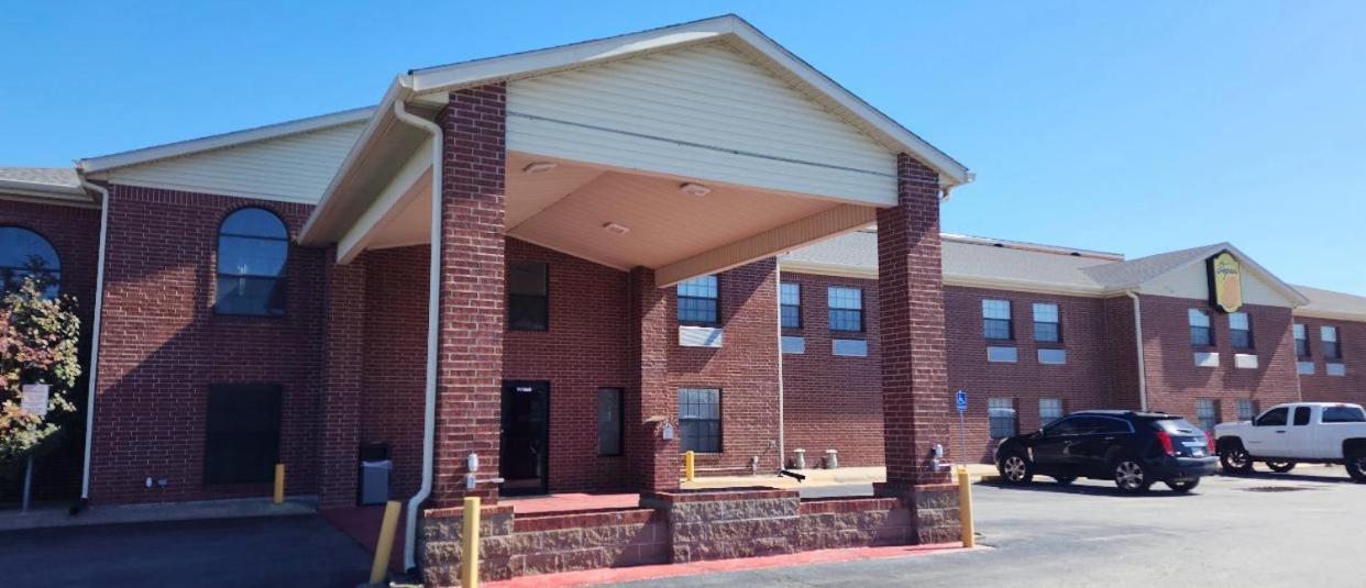 Super 8 By Wyndham White Hall Exterior photo